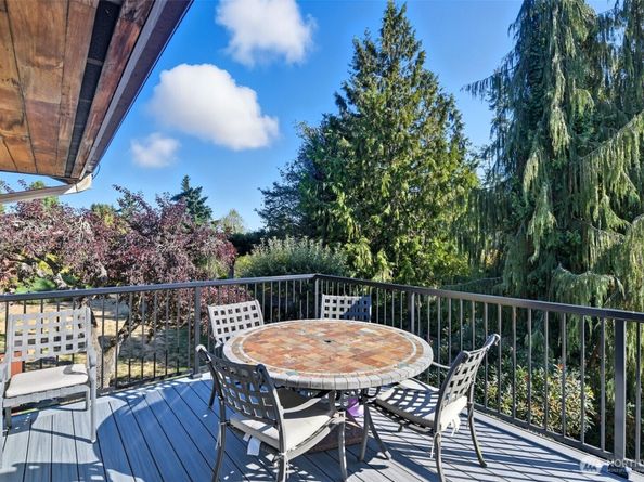 12455 SE 26th Place, Bellevue WA 98005