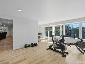 12455 SE 26th Place, Bellevue WA 98005