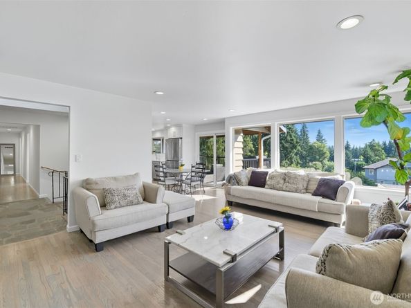 12455 SE 26th Place, Bellevue WA 98005