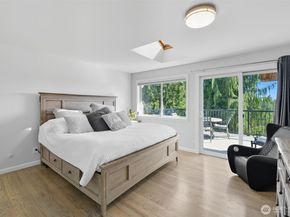 12455 SE 26th Place, Bellevue WA 98005
