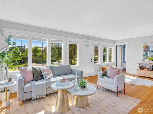 5232 S Holly Street, Seattle WA 98118