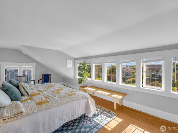 5232 S Holly Street, Seattle WA 98118