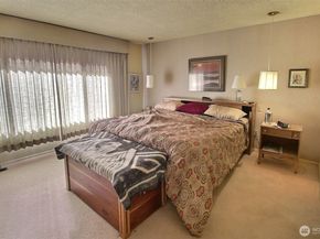 19640 SE 29th Street, Sammamish WA 98075