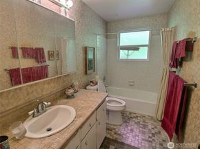 19640 SE 29th Street, Sammamish WA 98075