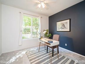 23757 SE 52nd Lane 131, Issaquah WA 98029