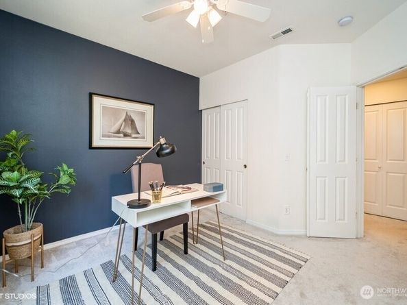 23757 SE 52nd Lane 131, Issaquah WA 98029