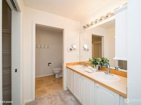 23757 SE 52nd Lane 131, Issaquah WA 98029