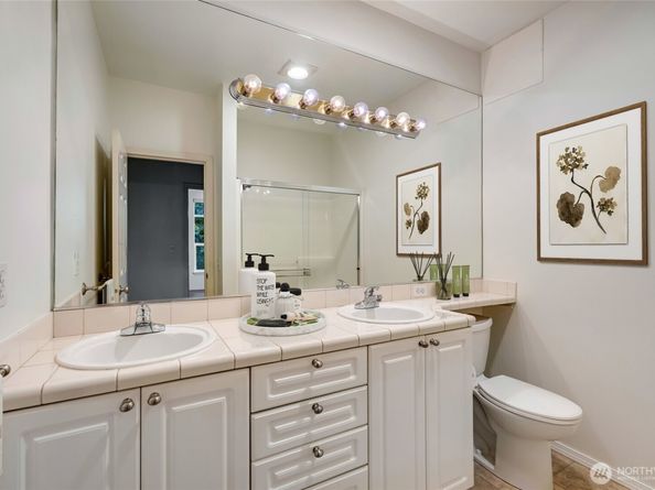 12712 Admiralty Way B101, Everett WA 98204