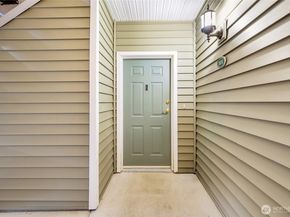 12712 Admiralty Way B101, Everett WA 98204