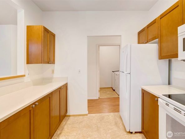 12712 Admiralty Way B101, Everett WA 98204