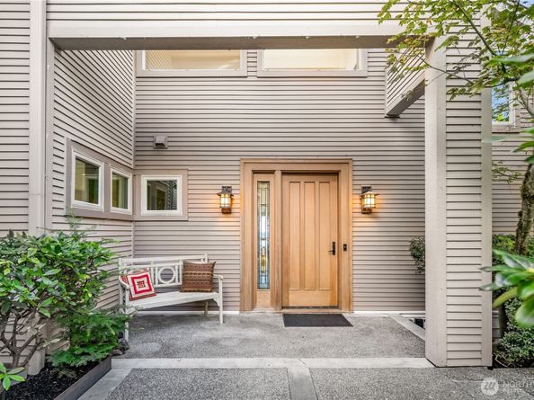 10245 Marine View Drive SW, Seattle WA 98146