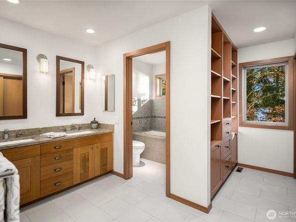 10245 Marine View Drive SW, Seattle WA 98146