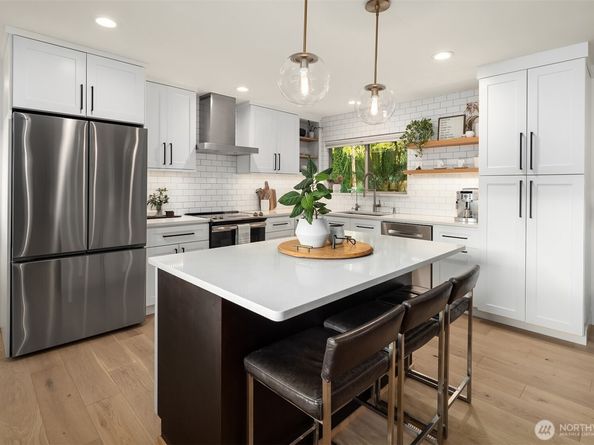 15925 70th Avenue NE, Kenmore WA 98028