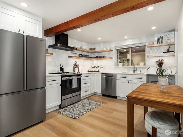 15925 70th Avenue NE, Kenmore WA 98028