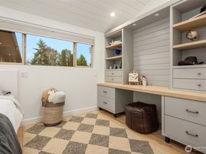 15925 70th Avenue NE, Kenmore WA 98028