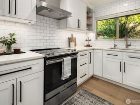 15925 70th Avenue NE, Kenmore WA 98028