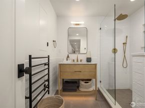 15925 70th Avenue NE, Kenmore WA 98028