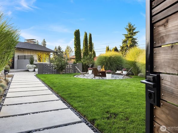 15925 70th Avenue NE, Kenmore WA 98028