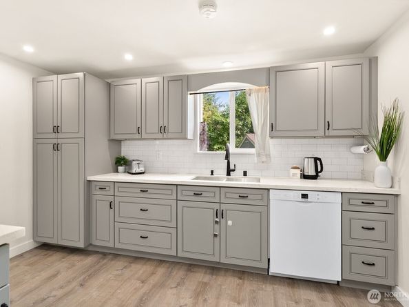 2802 S Orcas Street, Seattle WA 98108