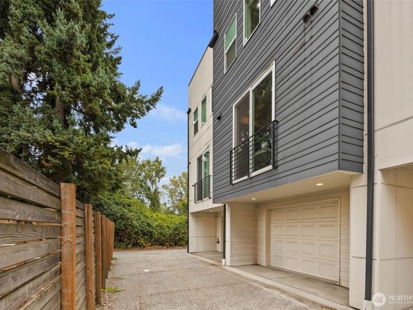 8517 7th Avenue S, Seattle WA 98108