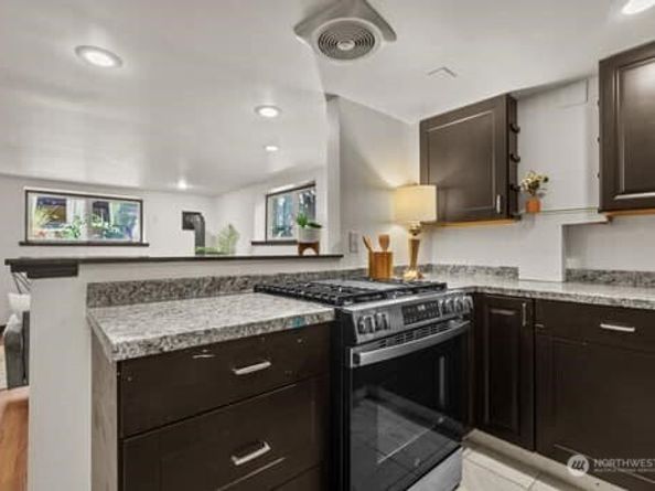6725 22nd Avenue NW, Seattle WA 98117
