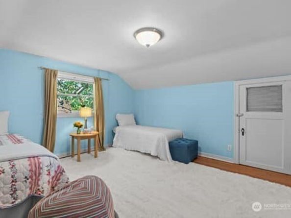 6725 22nd Avenue NW, Seattle WA 98117