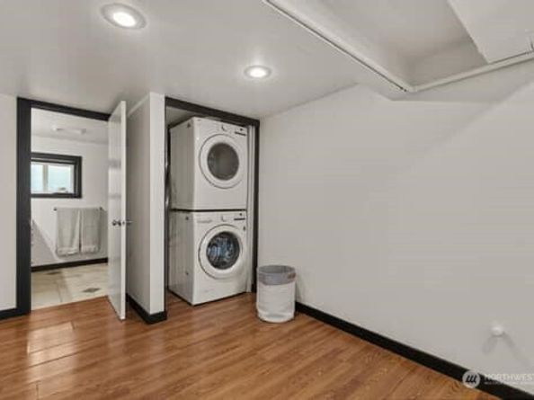 6725 22nd Avenue NW, Seattle WA 98117