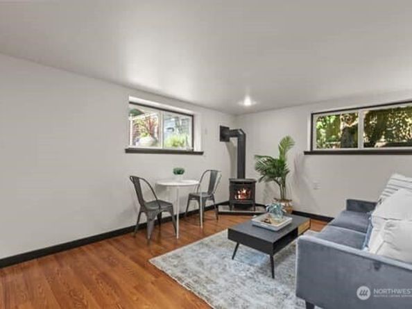 6725 22nd Avenue NW, Seattle WA 98117