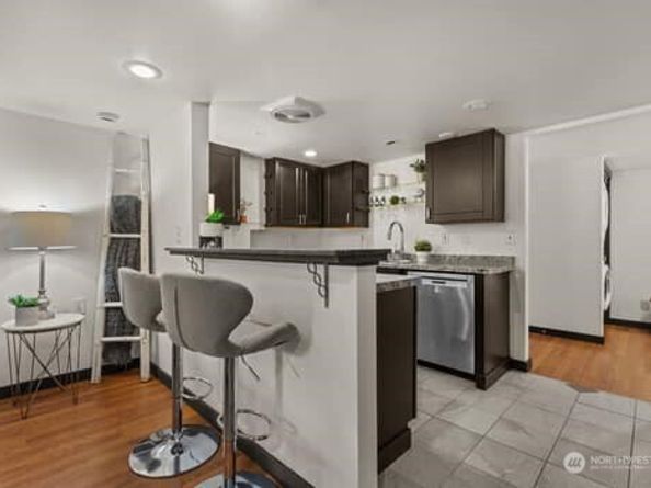 6725 22nd Avenue NW, Seattle WA 98117