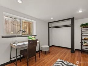 6725 22nd Avenue NW, Seattle WA 98117
