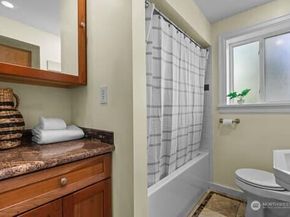 6725 22nd Avenue NW, Seattle WA 98117