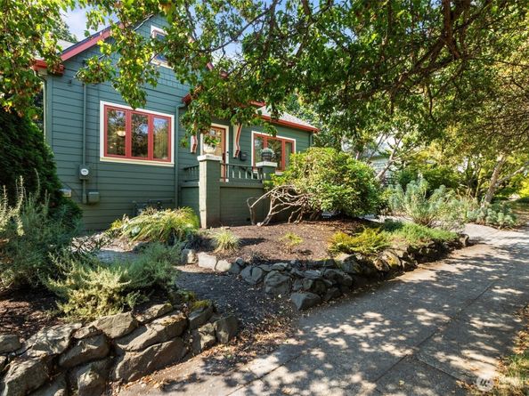 6725 22nd Avenue NW, Seattle WA 98117