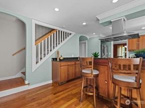 6725 22nd Avenue NW, Seattle WA 98117