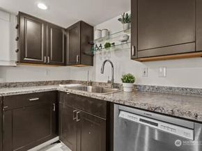 6725 22nd Avenue NW, Seattle WA 98117