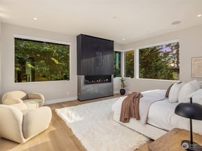 1028 89th Ave NE, Bellevue WA 98004
