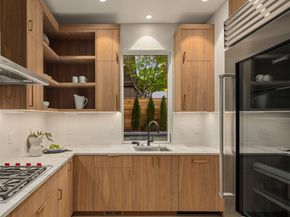 1028 89th Ave NE, Bellevue WA 98004