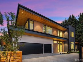 1028 89th Ave NE, Bellevue WA 98004