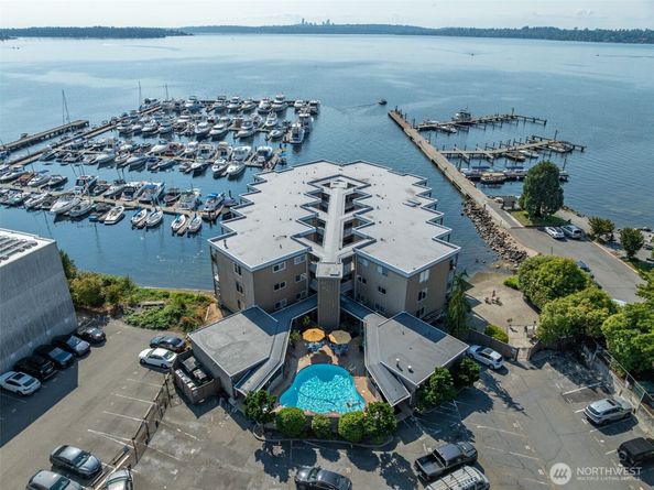 65 KIRKLAND Avenue 202, Kirkland WA 98033