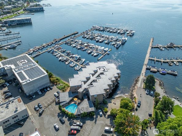 65 KIRKLAND Avenue 202, Kirkland WA 98033