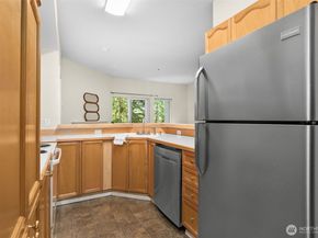 12120 NE 172nd Place L201, Bothell WA 98011