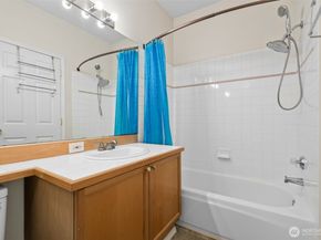 12120 NE 172nd Place L201, Bothell WA 98011