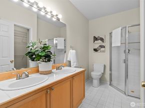 12120 NE 172nd Place L201, Bothell WA 98011