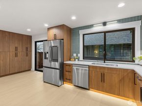 12562 17th Avenue NE, Seattle WA 98125