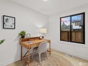 12562 17th Avenue NE, Seattle WA 98125