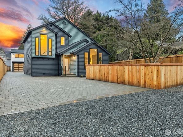 12562 17th Avenue NE, Seattle WA 98125