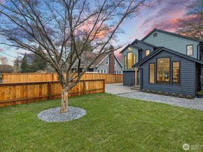 12562 17th Avenue NE, Seattle WA 98125