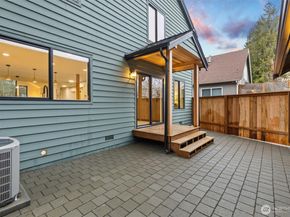 12562 17th Avenue NE, Seattle WA 98125