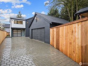 12562 17th Avenue NE, Seattle WA 98125