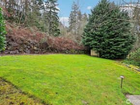 11060 NE 33rd Place E3, Bellevue WA 98004