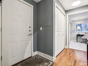 11060 NE 33rd Place E3, Bellevue WA 98004